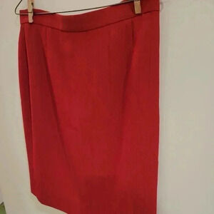 Womans size 8  Red Polyester Pencil Skirt NWOT lined
